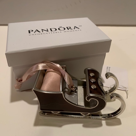 2010 PANDORA HOLIDAY SLEIGH ORNAMENT.